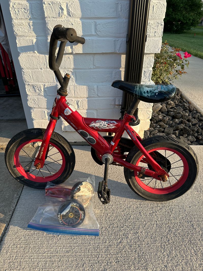 Cars bicycle Comes with training wheels Ride-On Toy