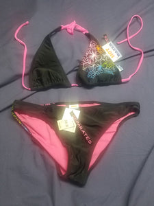 Hot water swimsuit Black and pink Large top and XL bottoms NWT bikini Women's - L