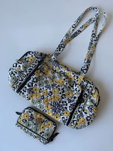 Load image into Gallery viewer, Vera Bradley Diaper bag &amp; wallet Potty and Diapering
