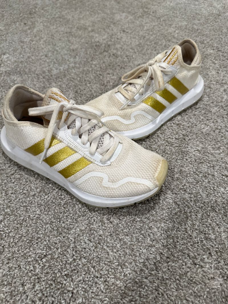 White and gold shoes  5 (Adult)