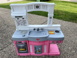 Step 2 pink kitchen with dishes  Pretend Toy