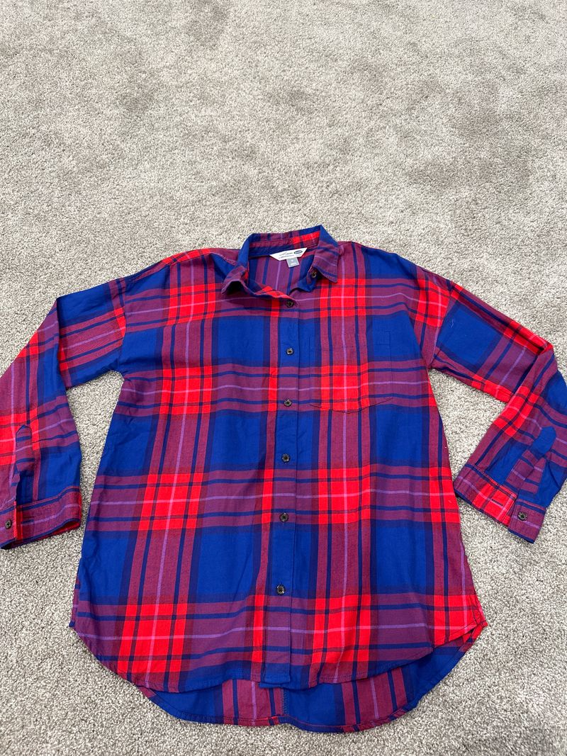 Old Navy boyfriend button up blue and red  Women's - M