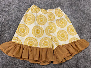 Persnickety, 4y, mustard yellow patterned ruffle shorts 4T
