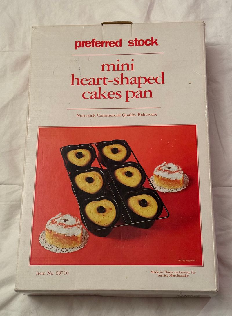 Preferred Stock mini heart-shaped cakes pan.