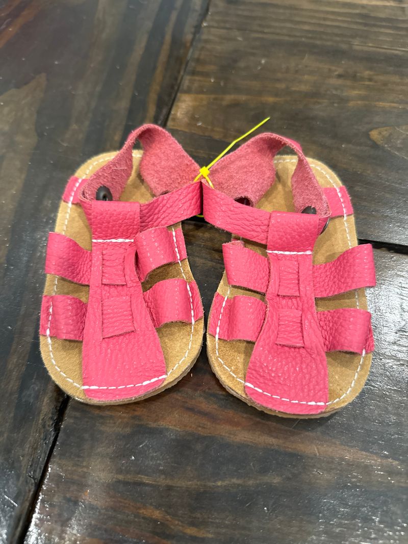 Everleigh Meadows Family Salmon Fisherman Sandals-says 3/fits like 5c 5 (Toddler)