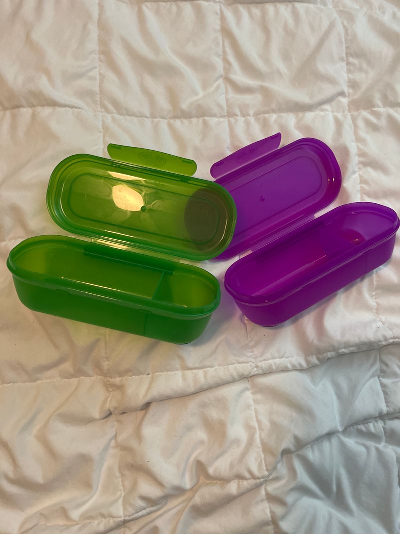 Unknown Plastic lunch containers