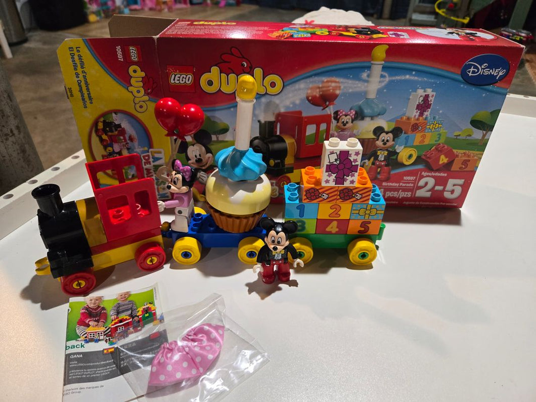 Duplo Mickey MousesBirthday Train set complete in box Building