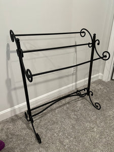 Unknown Black Metal Blanket Rack