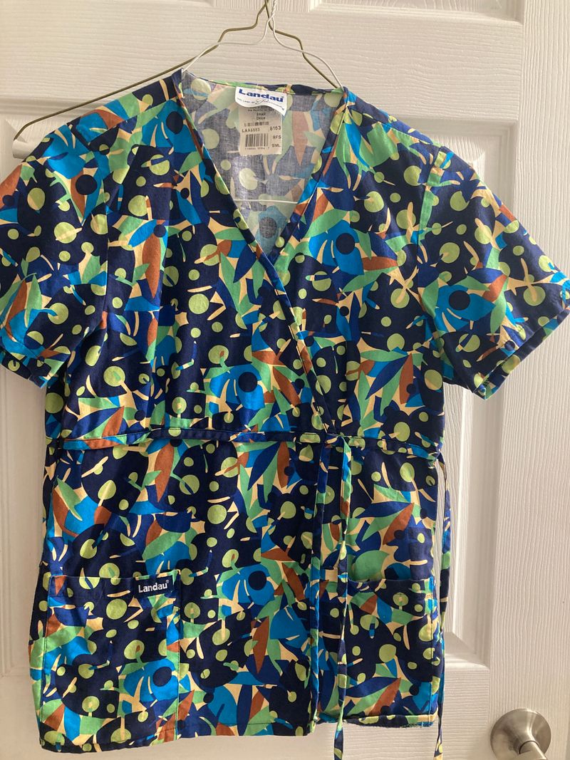 Landau nursing scrub top multi color Small Nursing scrub top, fits really cute Women's - S