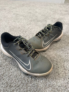 Nike softball cleats  6-1/2 (Big Kid)