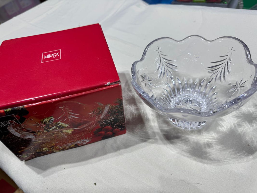 Mikasa Crystal glass Christmas candy dish