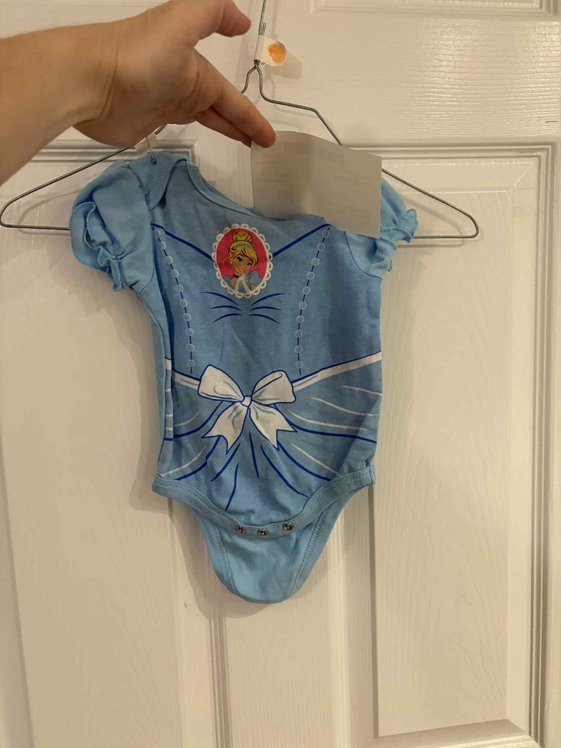 0-3M Cinderella Onesie  Newborn