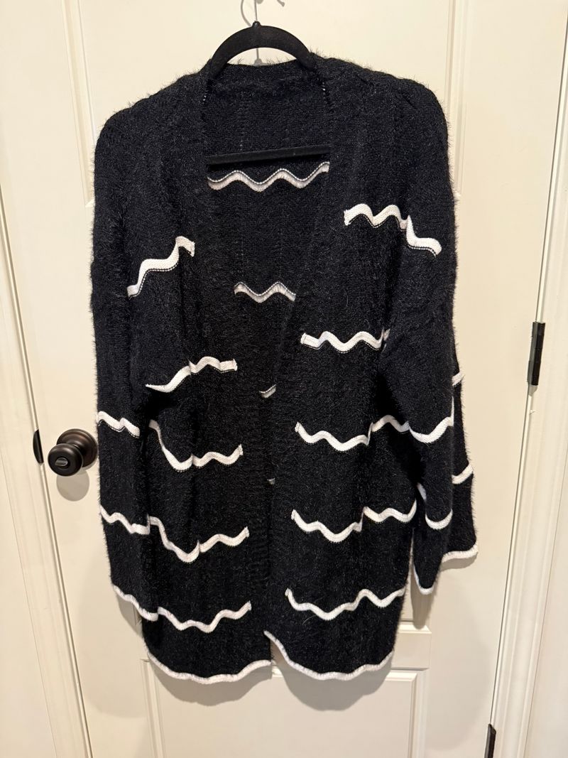 - Black and white cardigan Women's - L