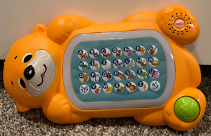 Fisher-Price Linkimals A to Z Otter - paint missing from nose Educational
