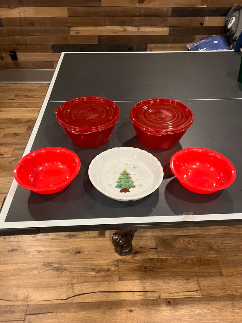Serving containers red and Christmas tree Two lrg bowls with lids, two bowls, one pie plate