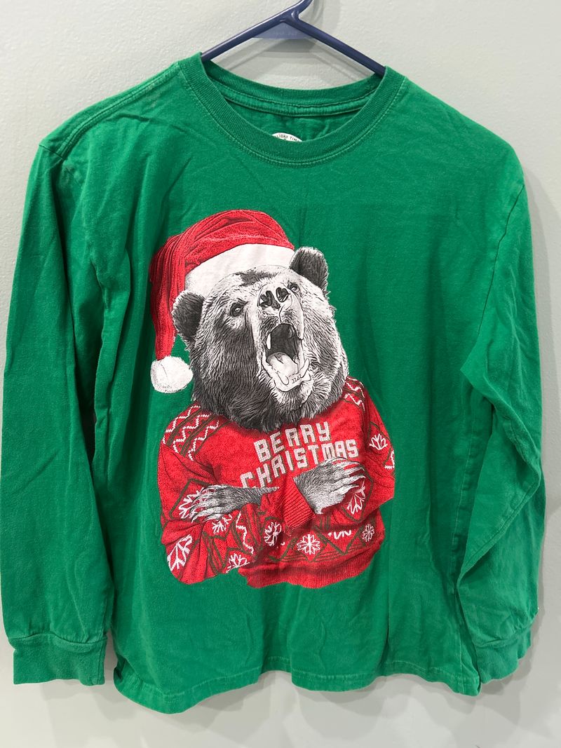 Holiday Time YXL 14-16 ls green beary Christmas shirt 14