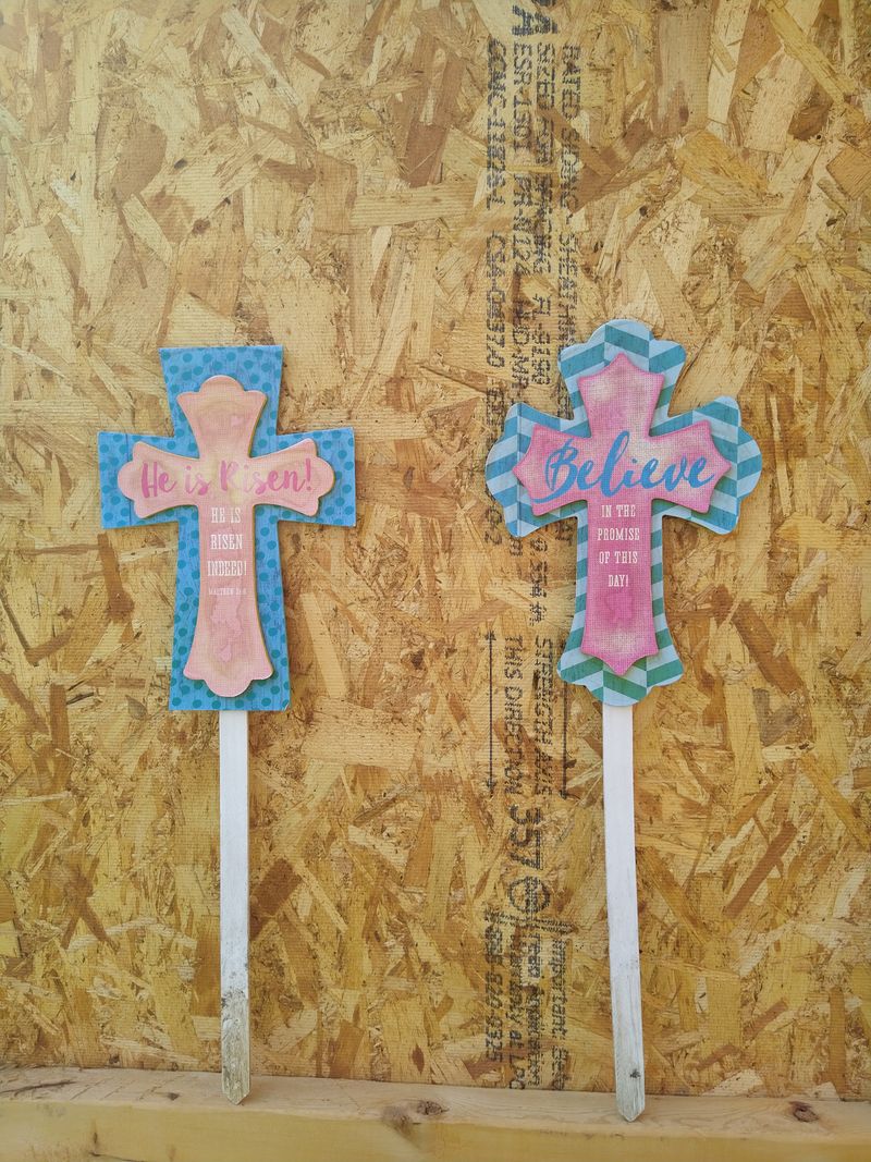 2 yard stake signs Crosses. Easter themed.