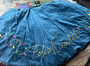 New Feliz Navidad Holiday Tree Skirt in Spanish Christmas, nwt, lights up 54in diameter, retail $30