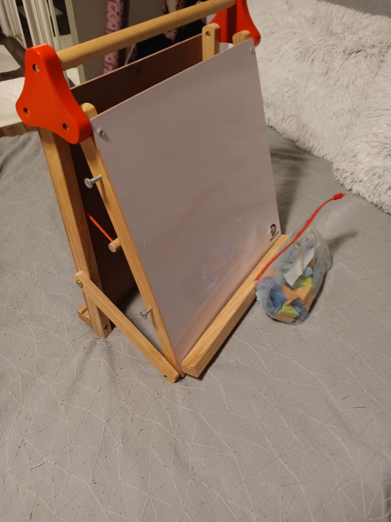 Discovery Discovery double sided dry erase and chalk board easel with chalk Educational