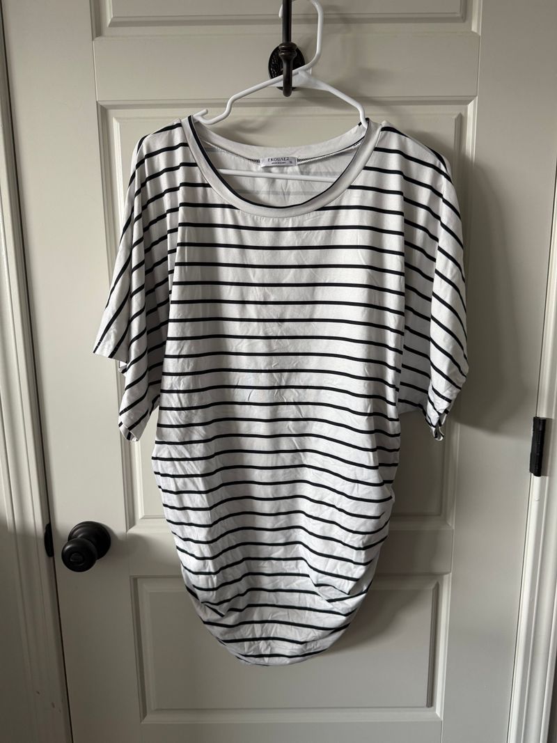 - Ivory and black striped rouched side top Women's XL 16
