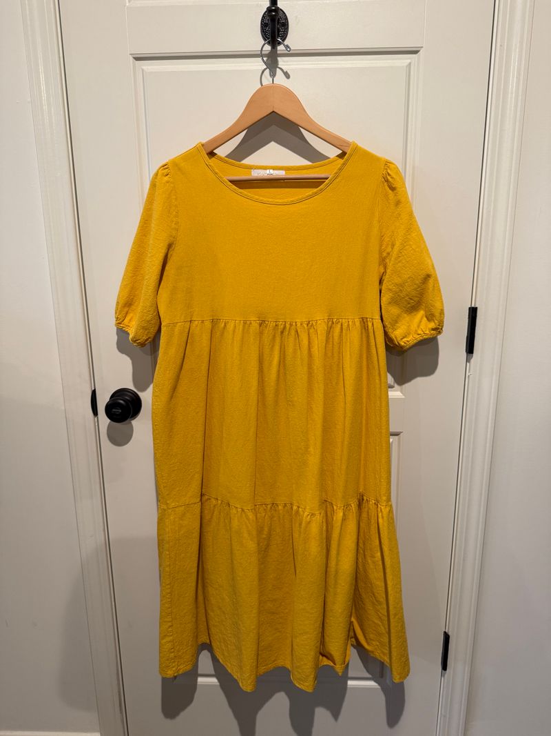 - Mustard yellow midi dress with short sleeves Women's - L