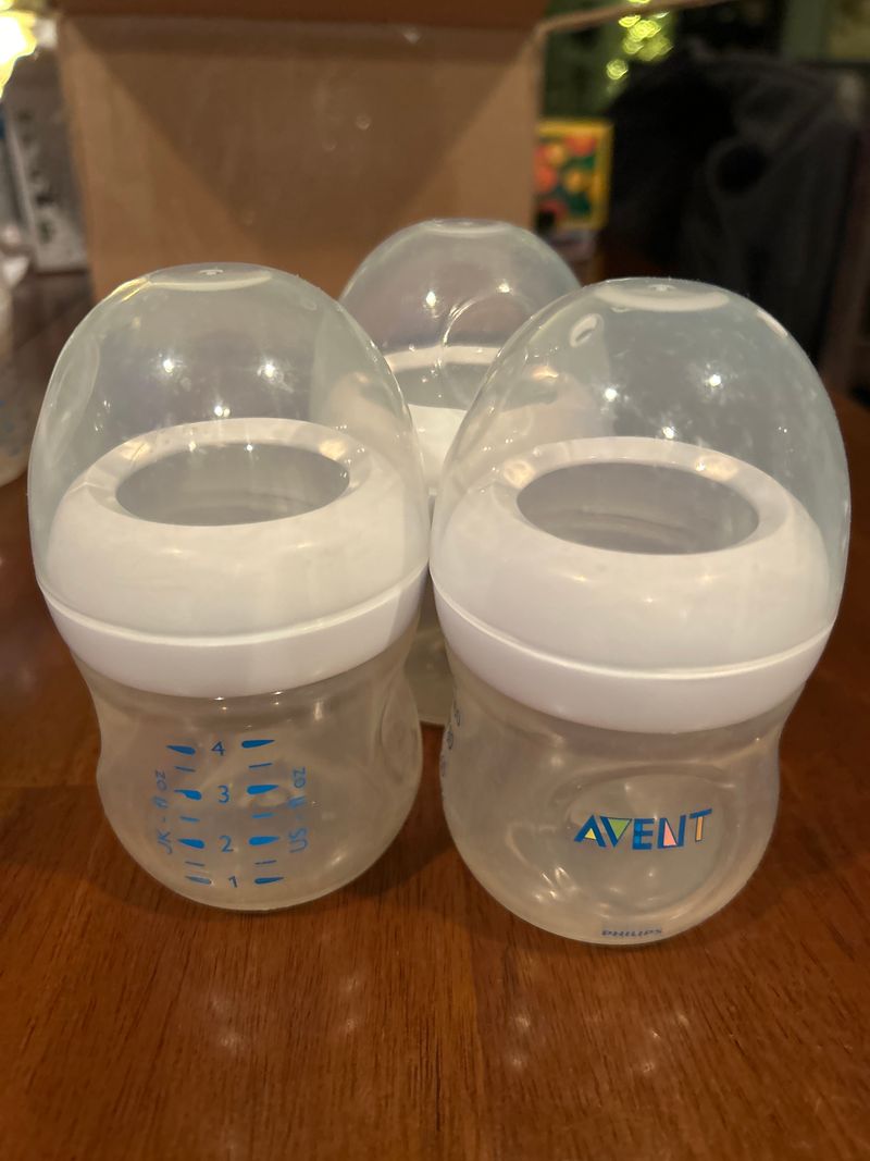 Phillips Avent 4 oz plastic bottles, natural Set of 3 with lids and rim, no nipples