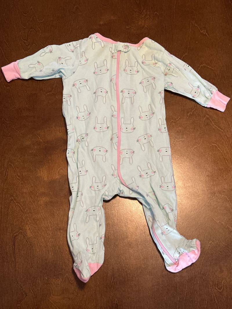 Gerber 3-6 month mint bunny sleeper with zipper 3-6 month mint bunny sleeper with zipper 3 Months