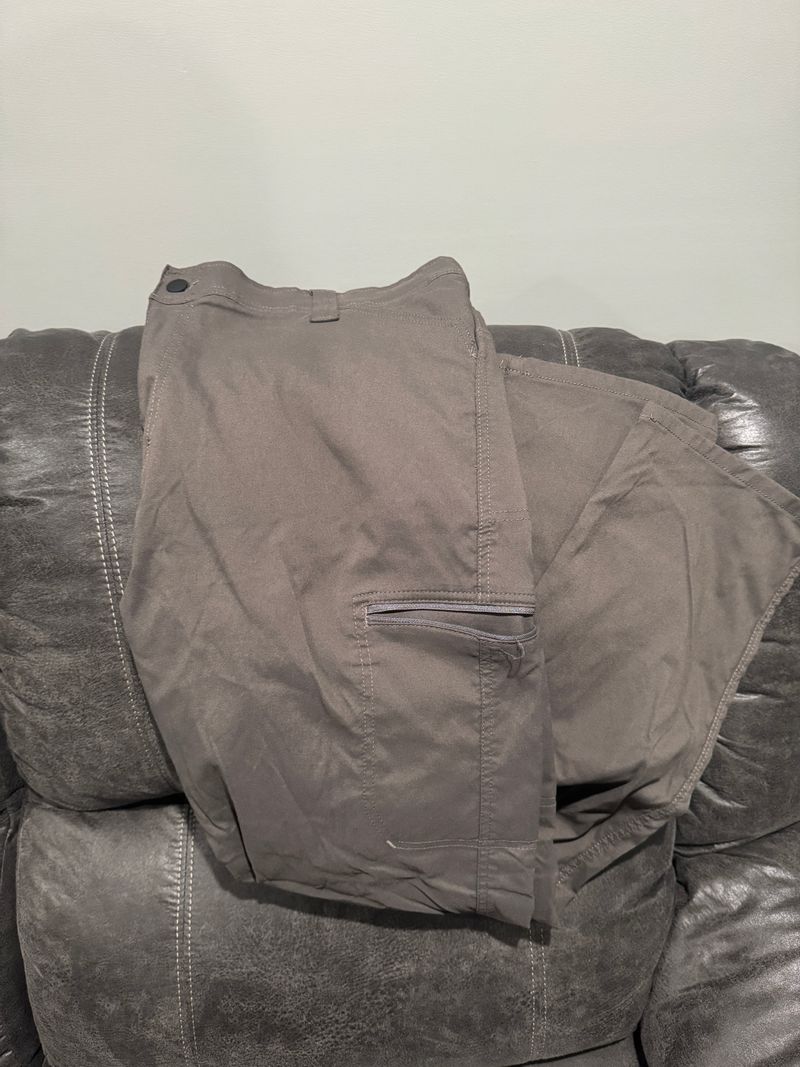 38x30 wrangler cargo pants  38