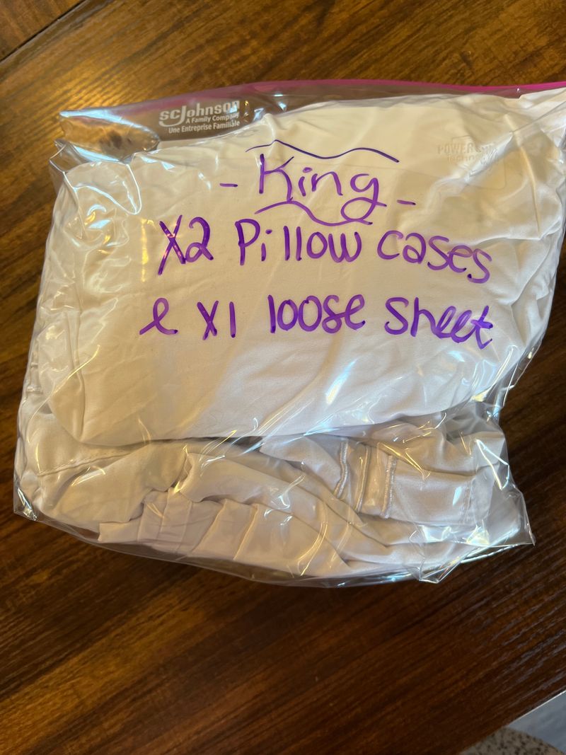 Misc X1 White Loose Sheet & x2 Pillow Cases -NO STAINS OR FLAWS- King