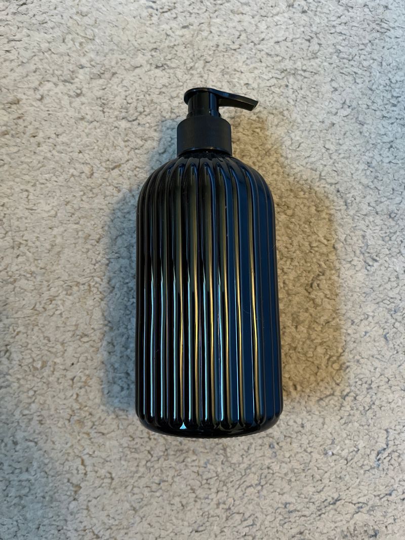 Soap dispenser Black
