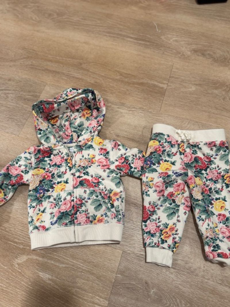 Ralph Lauren matching jacket and pant set Floral matching set, hooded jacket and pants 12 Months
