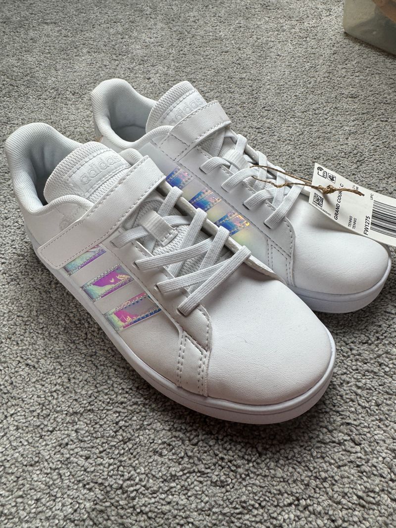 Adidas New white grand court with box 3 (Big Kid)