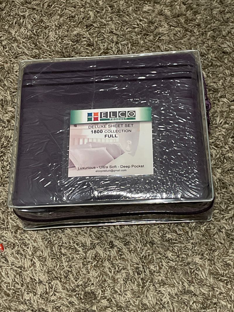 NIB - Luxury Egyptian Comfort Wrinkle Free 6 piece sheet set - full size - purple Full