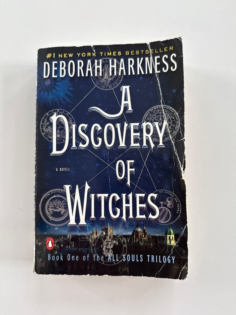 A discovery of witches  Book-Adults