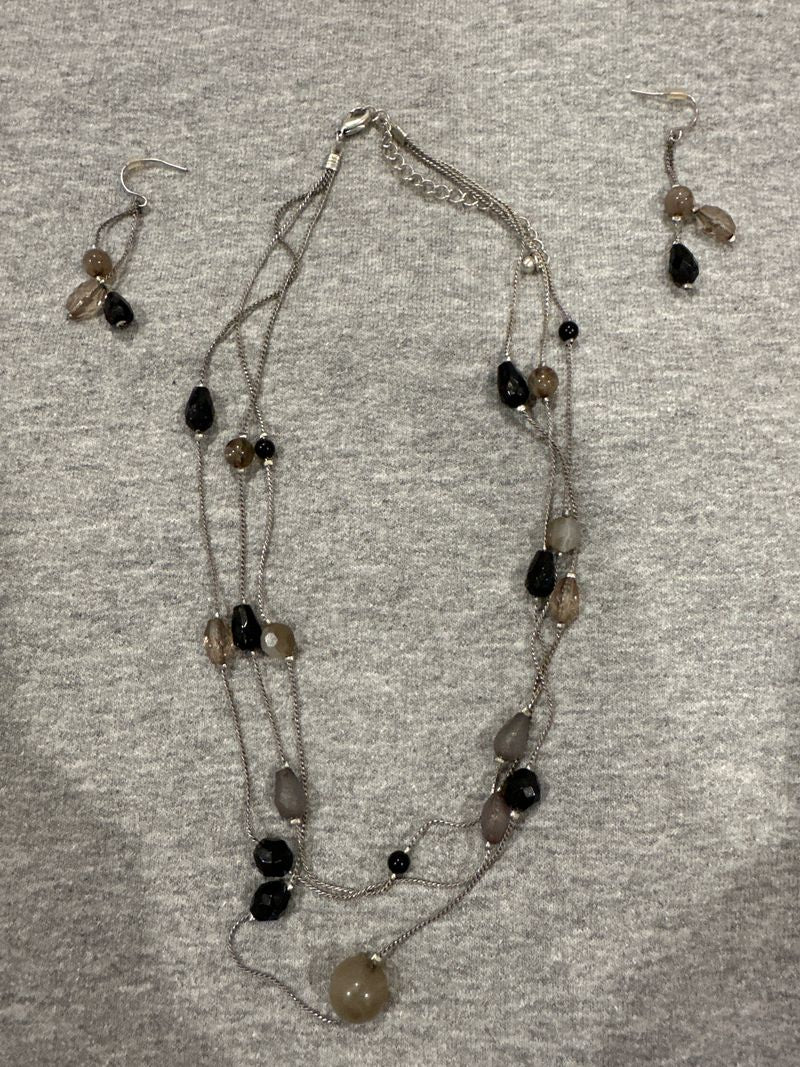 Dangle earrings and matching necklace