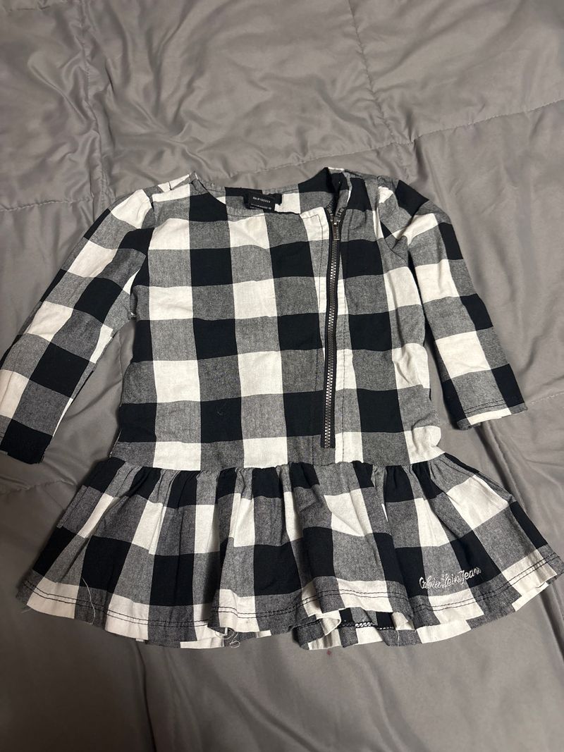 Calvin Klein Size 4t top 4T
