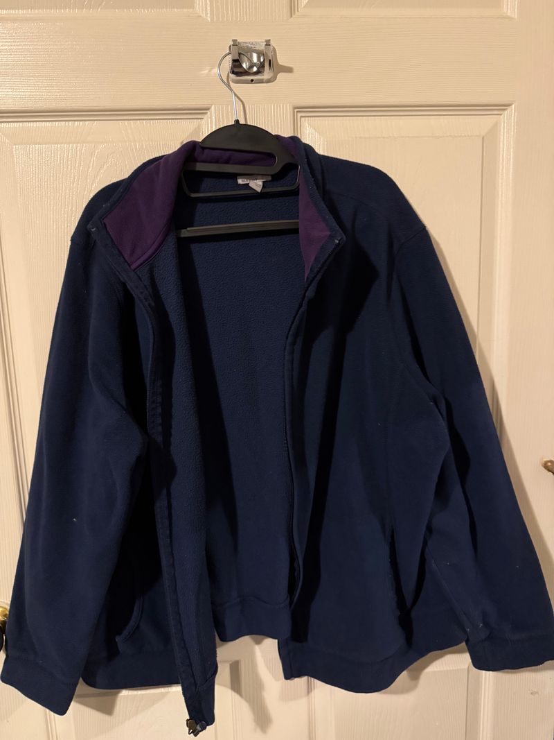 Old Navy Fleece jacket Dark blue worn but still in good condition Women's - XXL