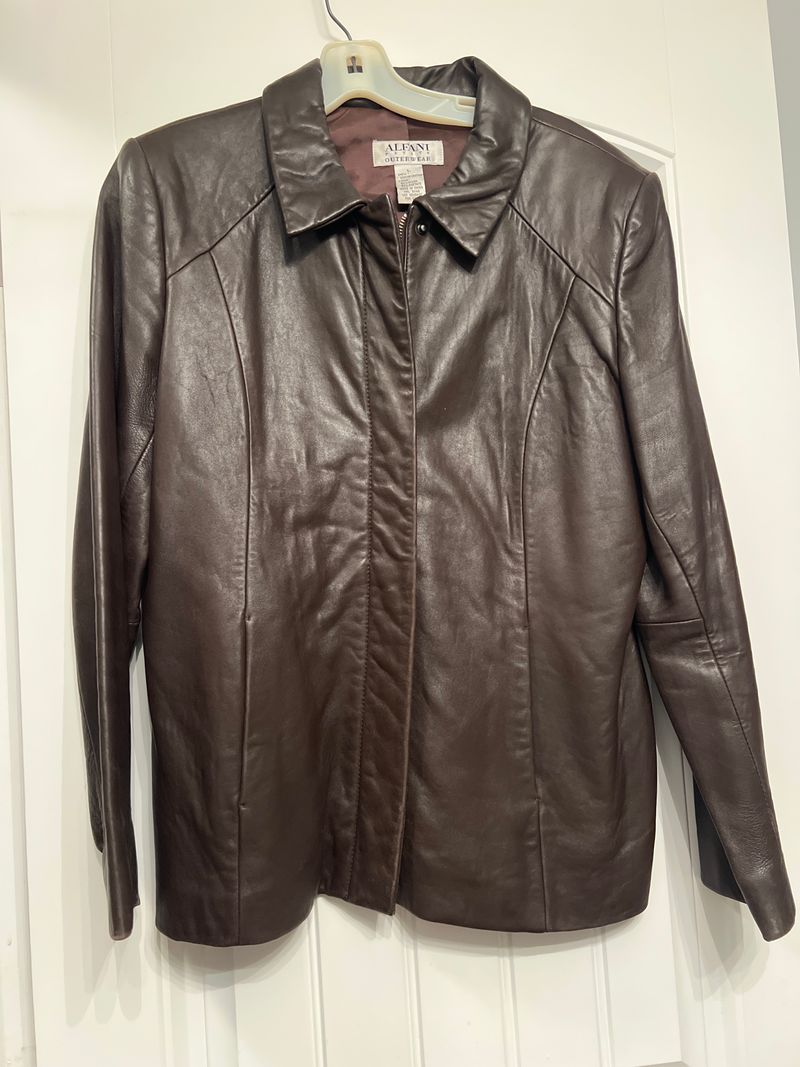 Alfani beautiful brown real leather coat size large PETITE Women's - L