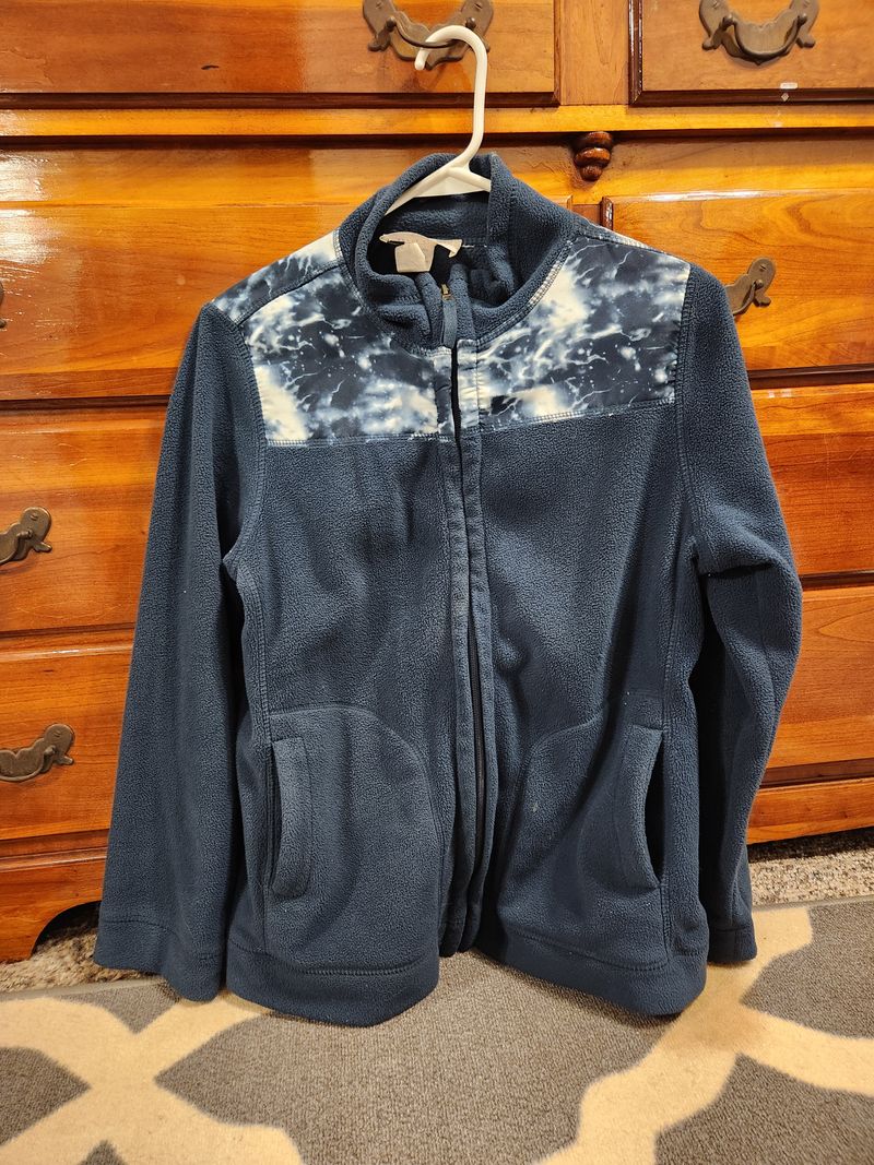 Level eight Fleece jacket, zip up with pockets, good condition Women's - M