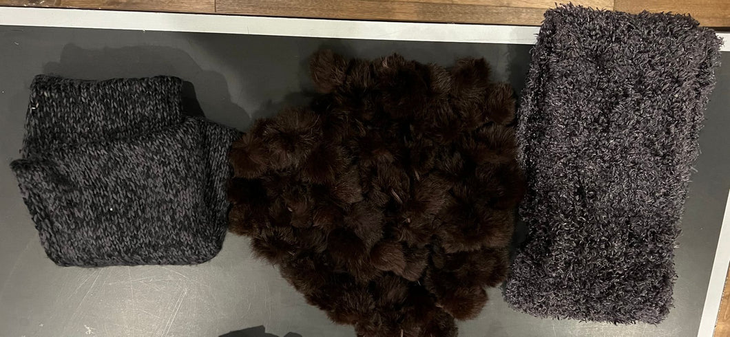 3 scarves 3 scarves & 1 is an Infinity scarf Women's - M