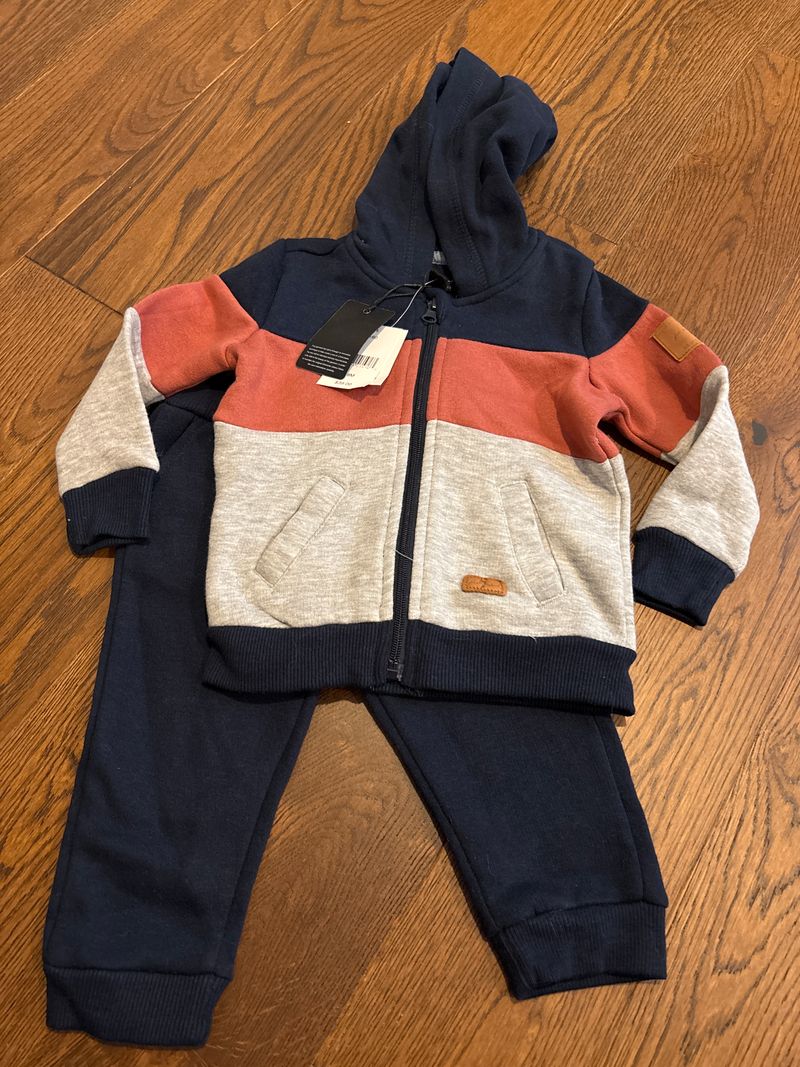 7 for all man kind Navy, gray & mauve sweatsuit. New with tags 18 Months