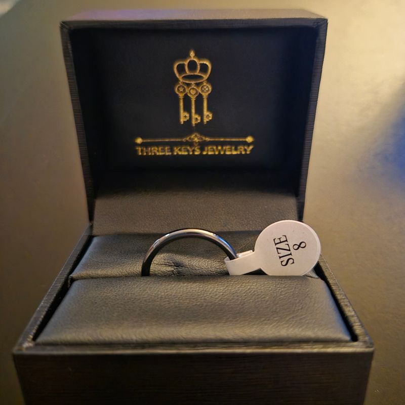 Three Keys Jewelry 2mm Black Polished Band Size 8 NIB