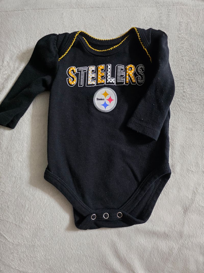 NFL team apparel 3-6m black long sleeve Pittsburgh Steelers onesie 3 Months