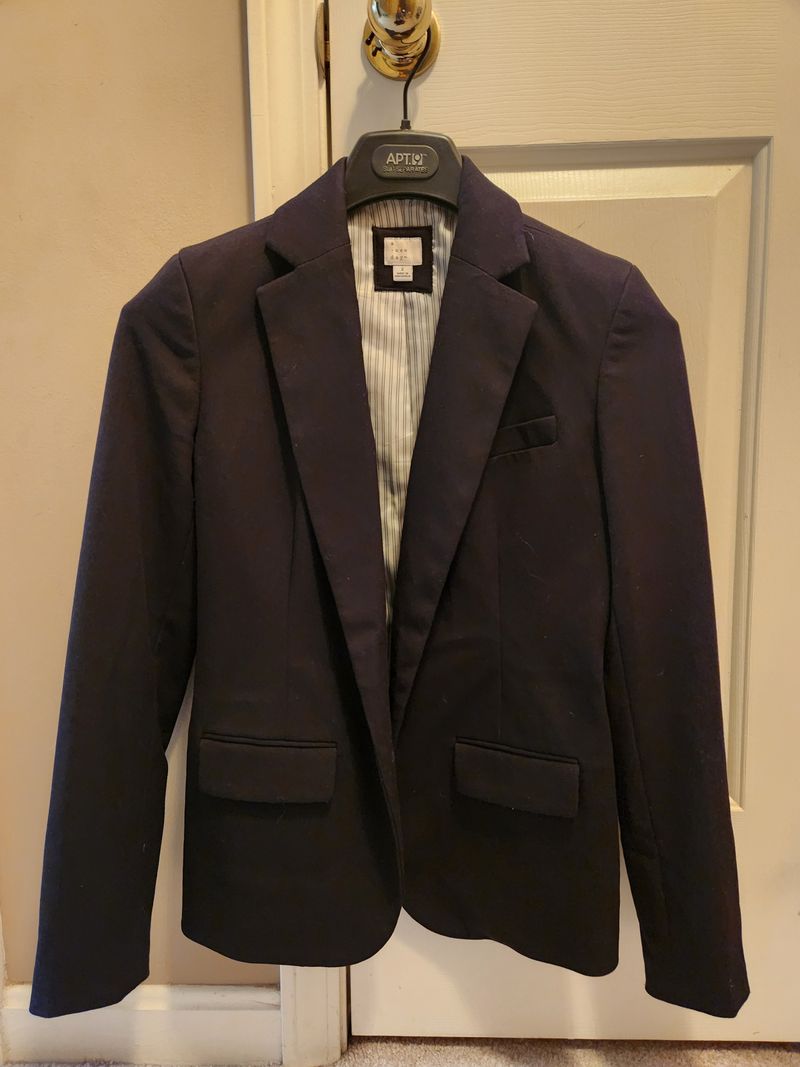 A New Day brand blazer or suit coat. Lined. Hip length. Like new Women's 2