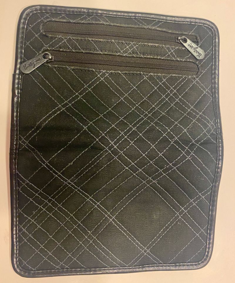 Thirty-One Timless Wallet 10 card slots, pen holder, 2 inside and outside zipper areas