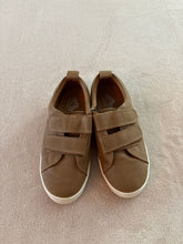 Load image into Gallery viewer, Therabouts Tan Dress Shoes - Worn once Retails $35 JCPenney 3 (Big Kid)
