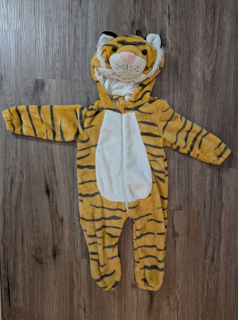 Tiger one piece costume 2T 2T costume, one piece with zipper and hood, very soft, Tiger 2T