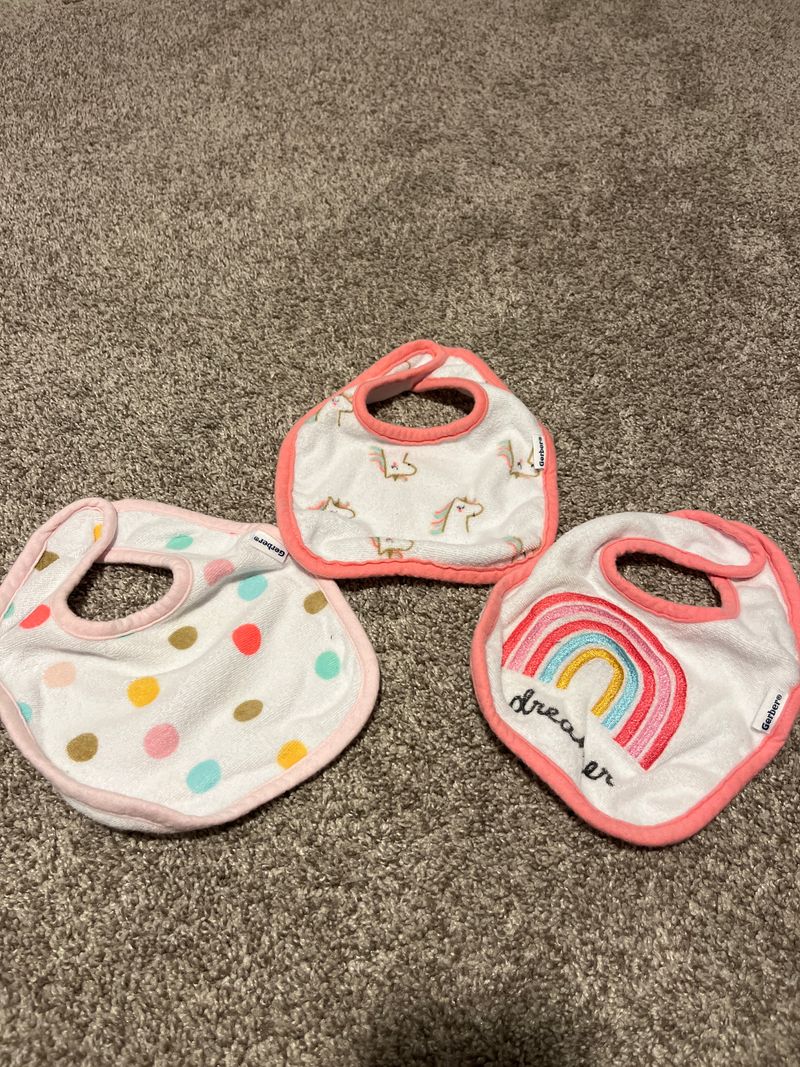 Bibs Gerber 3 pack of bibs no stains