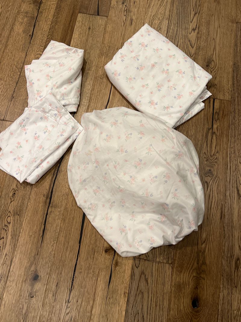 Full size sheets set Fitted flat and two pillowcase Full