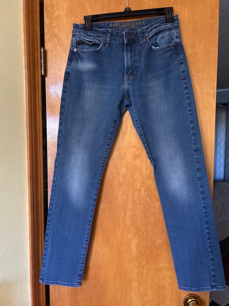 American Eagle blue jeans size 29 x 30  29